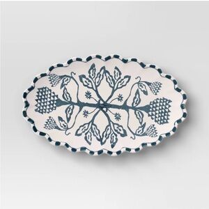 THRESHOLD NWT floral scallop stoneware serving tray -blue/white